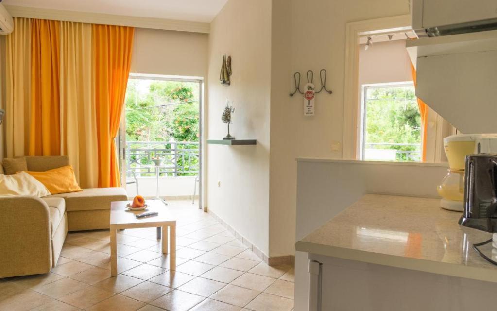 Hotel Villa Anais (Adults Only) พริโนส ภายนอก รูปภาพ